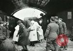 Standbild US-Truppen an den YMCA in Koblenz im Ersten Weltkrieg Koblenz Deutschland, 1918, aus Sekunde 29 historischem Filmmaterial Videoclip 65675023646
