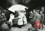 Standbild US-Truppen an den YMCA in Koblenz im Ersten Weltkrieg Koblenz Deutschland, 1918, aus Sekunde 30 historischem Filmmaterial Videoclip 65675023646