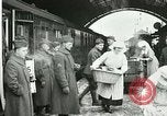 Standbild US-Truppen an den YMCA in Koblenz im Ersten Weltkrieg Koblenz Deutschland, 1918, aus Sekunde 44 historischem Filmmaterial Videoclip 65675023646