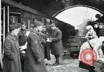 Standbild US-Truppen an den YMCA in Koblenz im Ersten Weltkrieg Koblenz Deutschland, 1918, aus Sekunde 48 historischem Filmmaterial Videoclip 65675023646