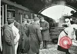 Standbild US-Truppen an den YMCA in Koblenz im Ersten Weltkrieg Koblenz Deutschland, 1918, aus Sekunde 49 historischem Filmmaterial Videoclip 65675023646