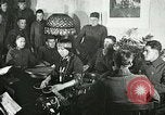 Image Redfeather Tsianina divertit les troupes United States USA, 1918, de la seconde 8 séquences d'archives historiques vidéo 65675023647
