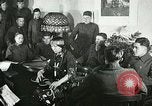 Image Redfeather Tsianina divertit les troupes United States USA, 1918, de la seconde 13 séquences d'archives historiques vidéo 65675023647
