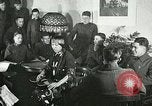 Image Redfeather Tsianina divertit les troupes United States USA, 1918, de la seconde 19 séquences d'archives historiques vidéo 65675023647