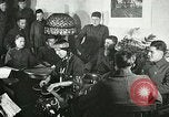 Image Redfeather Tsianina divertit les troupes United States USA, 1918, de la seconde 32 séquences d'archives historiques vidéo 65675023647