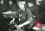 Image Redfeather Tsianina divertit les troupes United States USA, 1918, de la seconde 33 séquences d'archives historiques vidéo 65675023647