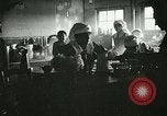Immagine di Red Cross staff servono la colazione Nantes FRANCIA, 1918, secondo 8 filmato di repertorio 65675023649