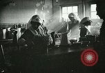 Immagine di Red Cross staff servono la colazione Nantes FRANCIA, 1918, secondo 9 filmato di repertorio 65675023649