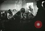 Immagine di Red Cross staff servono la colazione Nantes FRANCIA, 1918, secondo 28 filmato di repertorio 65675023649