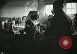 Immagine di Red Cross staff servono la colazione Nantes FRANCIA, 1918, secondo 30 filmato di repertorio 65675023649