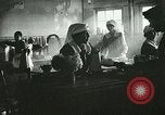 Immagine di Red Cross staff servono la colazione Nantes FRANCIA, 1918, secondo 40 filmato di repertorio 65675023649