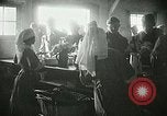 Immagine di Red Cross staff servono la colazione Nantes FRANCIA, 1918, secondo 50 filmato di repertorio 65675023649