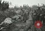 Standbild Rote Kreuz Aktivisten Krankenschwester US-Soldaten Fleville Chatel Frankreich, 1918, aus Sekunde 5 historischem Filmmaterial Videoclip 65675023653