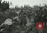 Standbild Rote Kreuz Aktivisten Krankenschwester US-Soldaten Fleville Chatel Frankreich, 1918, aus Sekunde 8 historischem Filmmaterial Videoclip 65675023653