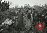 Standbild Rote Kreuz Aktivisten Krankenschwester US-Soldaten Fleville Chatel Frankreich, 1918, aus Sekunde 13 historischem Filmmaterial Videoclip 65675023653