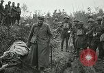 Standbild Rote Kreuz Aktivisten Krankenschwester US-Soldaten Fleville Chatel Frankreich, 1918, aus Sekunde 14 historischem Filmmaterial Videoclip 65675023653