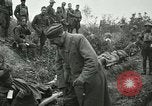 Standbild Rote Kreuz Aktivisten Krankenschwester US-Soldaten Fleville Chatel Frankreich, 1918, aus Sekunde 19 historischem Filmmaterial Videoclip 65675023653