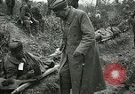 Standbild Rote Kreuz Aktivisten Krankenschwester US-Soldaten Fleville Chatel Frankreich, 1918, aus Sekunde 23 historischem Filmmaterial Videoclip 65675023653