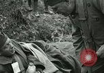 Standbild Rote Kreuz Aktivisten Krankenschwester US-Soldaten Fleville Chatel Frankreich, 1918, aus Sekunde 28 historischem Filmmaterial Videoclip 65675023653
