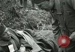 Standbild Rote Kreuz Aktivisten Krankenschwester US-Soldaten Fleville Chatel Frankreich, 1918, aus Sekunde 30 historischem Filmmaterial Videoclip 65675023653