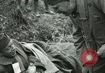Standbild Rote Kreuz Aktivisten Krankenschwester US-Soldaten Fleville Chatel Frankreich, 1918, aus Sekunde 33 historischem Filmmaterial Videoclip 65675023653
