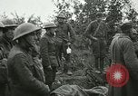 Standbild Rote Kreuz Aktivisten Krankenschwester US-Soldaten Fleville Chatel Frankreich, 1918, aus Sekunde 44 historischem Filmmaterial Videoclip 65675023653