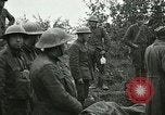 Standbild Rote Kreuz Aktivisten Krankenschwester US-Soldaten Fleville Chatel Frankreich, 1918, aus Sekunde 45 historischem Filmmaterial Videoclip 65675023653