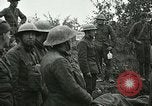 Standbild Rote Kreuz Aktivisten Krankenschwester US-Soldaten Fleville Chatel Frankreich, 1918, aus Sekunde 46 historischem Filmmaterial Videoclip 65675023653