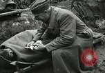 Standbild Rote Kreuz Aktivisten Krankenschwester US-Soldaten Fleville Chatel Frankreich, 1918, aus Sekunde 49 historischem Filmmaterial Videoclip 65675023653