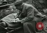 Standbild Rote Kreuz Aktivisten Krankenschwester US-Soldaten Fleville Chatel Frankreich, 1918, aus Sekunde 55 historischem Filmmaterial Videoclip 65675023653