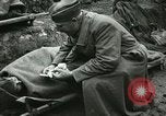 Standbild Rote Kreuz Aktivisten Krankenschwester US-Soldaten Fleville Chatel Frankreich, 1918, aus Sekunde 56 historischem Filmmaterial Videoclip 65675023653