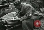Standbild Rote Kreuz Aktivisten Krankenschwester US-Soldaten Fleville Chatel Frankreich, 1918, aus Sekunde 58 historischem Filmmaterial Videoclip 65675023653
