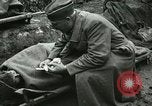 Standbild Rote Kreuz Aktivisten Krankenschwester US-Soldaten Fleville Chatel Frankreich, 1918, aus Sekunde 59 historischem Filmmaterial Videoclip 65675023653