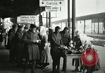 Standbild Tierschutz Aktivitäten durch das Rote Kreuz am Ende der Ersten Weltkrieg Trier Deutschland, 1918, aus Sekunde 16 historischem Filmmaterial Videoclip 65675023654