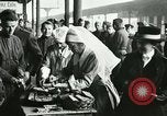 Standbild Tierschutz Aktivitäten durch das Rote Kreuz am Ende der Ersten Weltkrieg Trier Deutschland, 1918, aus Sekunde 20 historischem Filmmaterial Videoclip 65675023654