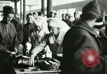 Standbild Tierschutz Aktivitäten durch das Rote Kreuz am Ende der Ersten Weltkrieg Trier Deutschland, 1918, aus Sekunde 22 historischem Filmmaterial Videoclip 65675023654