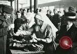 Standbild Tierschutz Aktivitäten durch das Rote Kreuz am Ende der Ersten Weltkrieg Trier Deutschland, 1918, aus Sekunde 25 historischem Filmmaterial Videoclip 65675023654