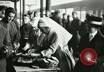 Standbild Tierschutz Aktivitäten durch das Rote Kreuz am Ende der Ersten Weltkrieg Trier Deutschland, 1918, aus Sekunde 27 historischem Filmmaterial Videoclip 65675023654