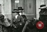 Standbild Tierschutz Aktivitäten durch das Rote Kreuz am Ende der Ersten Weltkrieg Trier Deutschland, 1918, aus Sekunde 41 historischem Filmmaterial Videoclip 65675023654
