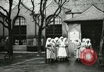 Standbild Tierschutz Aktivitäten durch das Rote Kreuz am Ende der Ersten Weltkrieg Trier Deutschland, 1918, aus Sekunde 46 historischem Filmmaterial Videoclip 65675023654