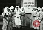 Standbild Tierschutz Aktivitäten durch das Rote Kreuz am Ende der Ersten Weltkrieg Trier Deutschland, 1918, aus Sekunde 52 historischem Filmmaterial Videoclip 65675023654