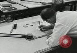 Standbild Zeichner arbeiten Pasadena California USA, 1958, aus Sekunde 27 historischem Filmmaterial Videoclip 65675023668