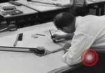 Standbild Zeichner arbeiten Pasadena California USA, 1958, aus Sekunde 30 historischem Filmmaterial Videoclip 65675023668