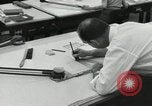 Standbild Zeichner arbeiten Pasadena California USA, 1958, aus Sekunde 31 historischem Filmmaterial Videoclip 65675023668