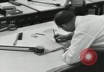 Standbild Zeichner arbeiten Pasadena California USA, 1958, aus Sekunde 33 historischem Filmmaterial Videoclip 65675023668