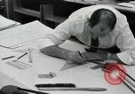 Standbild Zeichner arbeiten Pasadena California USA, 1958, aus Sekunde 37 historischem Filmmaterial Videoclip 65675023668