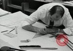 Standbild Zeichner arbeiten Pasadena California USA, 1958, aus Sekunde 38 historischem Filmmaterial Videoclip 65675023668