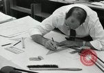 Standbild Zeichner arbeiten Pasadena California USA, 1958, aus Sekunde 41 historischem Filmmaterial Videoclip 65675023668