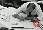 Standbild Zeichner arbeiten Pasadena California USA, 1958, aus Sekunde 42 historischem Filmmaterial Videoclip 65675023668