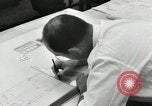 Standbild Zeichner arbeiten Pasadena California USA, 1958, aus Sekunde 45 historischem Filmmaterial Videoclip 65675023668